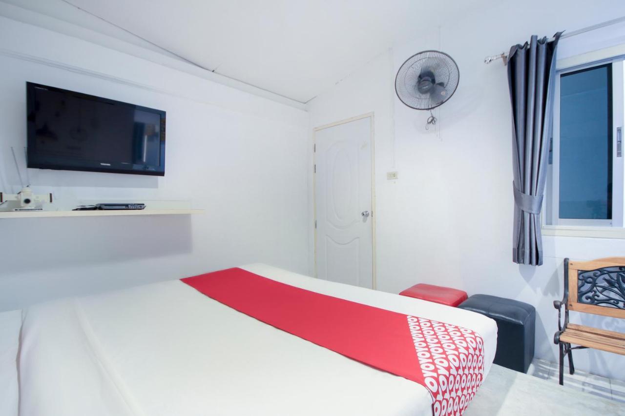 Oyo 1054 Phuket Backpacker Hostel المظهر الخارجي الصورة