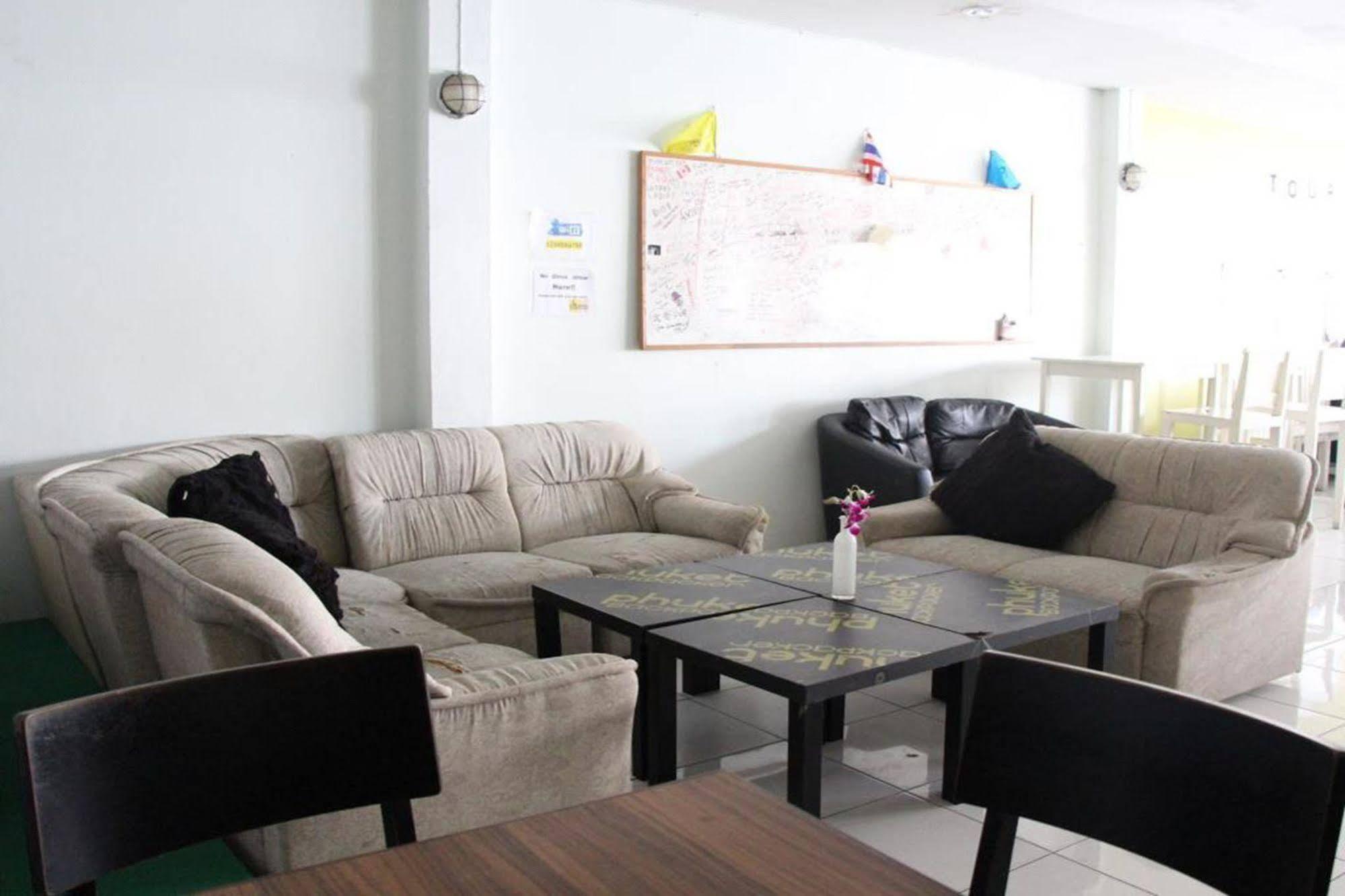 Oyo 1054 Phuket Backpacker Hostel المظهر الخارجي الصورة