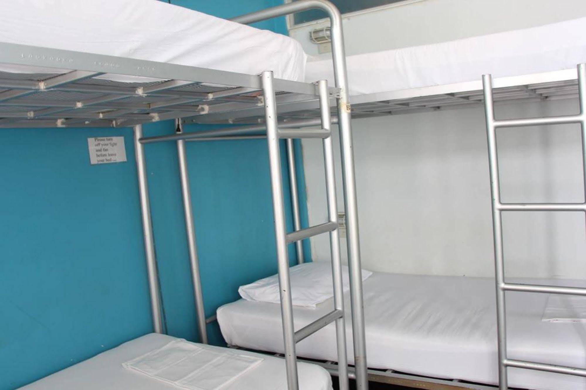 Oyo 1054 Phuket Backpacker Hostel المظهر الخارجي الصورة