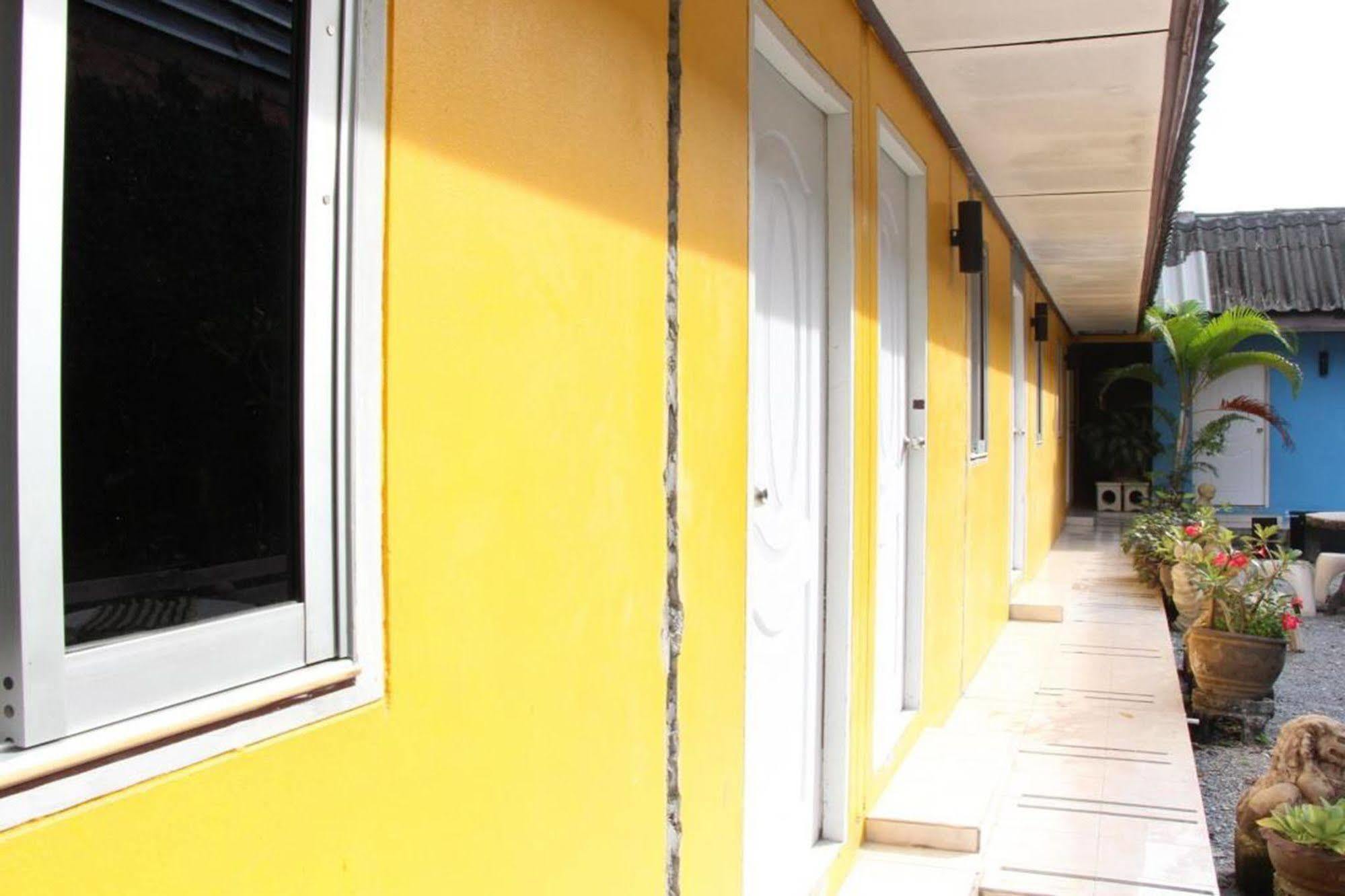 Oyo 1054 Phuket Backpacker Hostel المظهر الخارجي الصورة